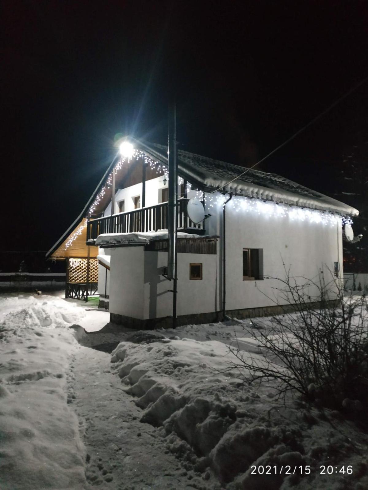 U Anastasii I Sofii Bilya Richki Pensionat Mykulytjyn Rum bild